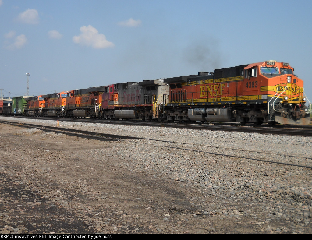 BNSF 4383 East